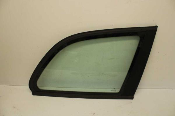 VITRE ARRIERE DROITE BMW SERIE 3 E46 BREAK ( PARTIE AILE ARRIERE ) - Vue 1